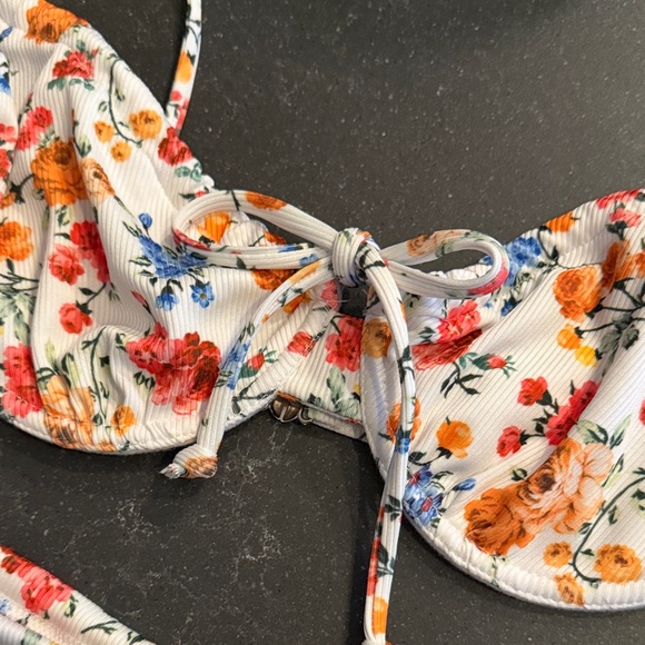 Floral Bikini Set - Picture 2 of 6